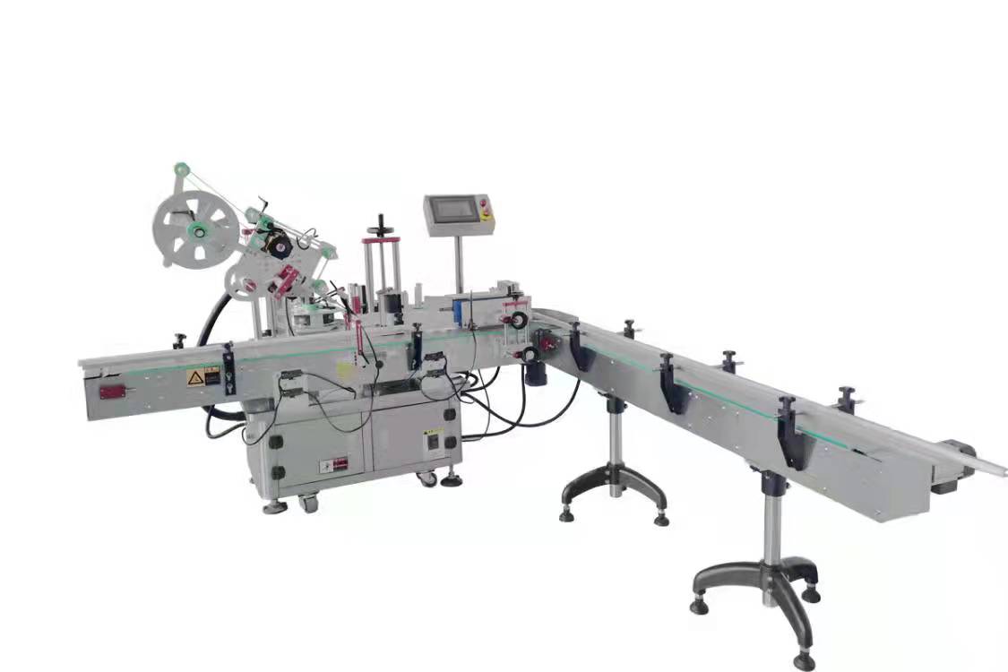 某客户订做的多功能贴标机。