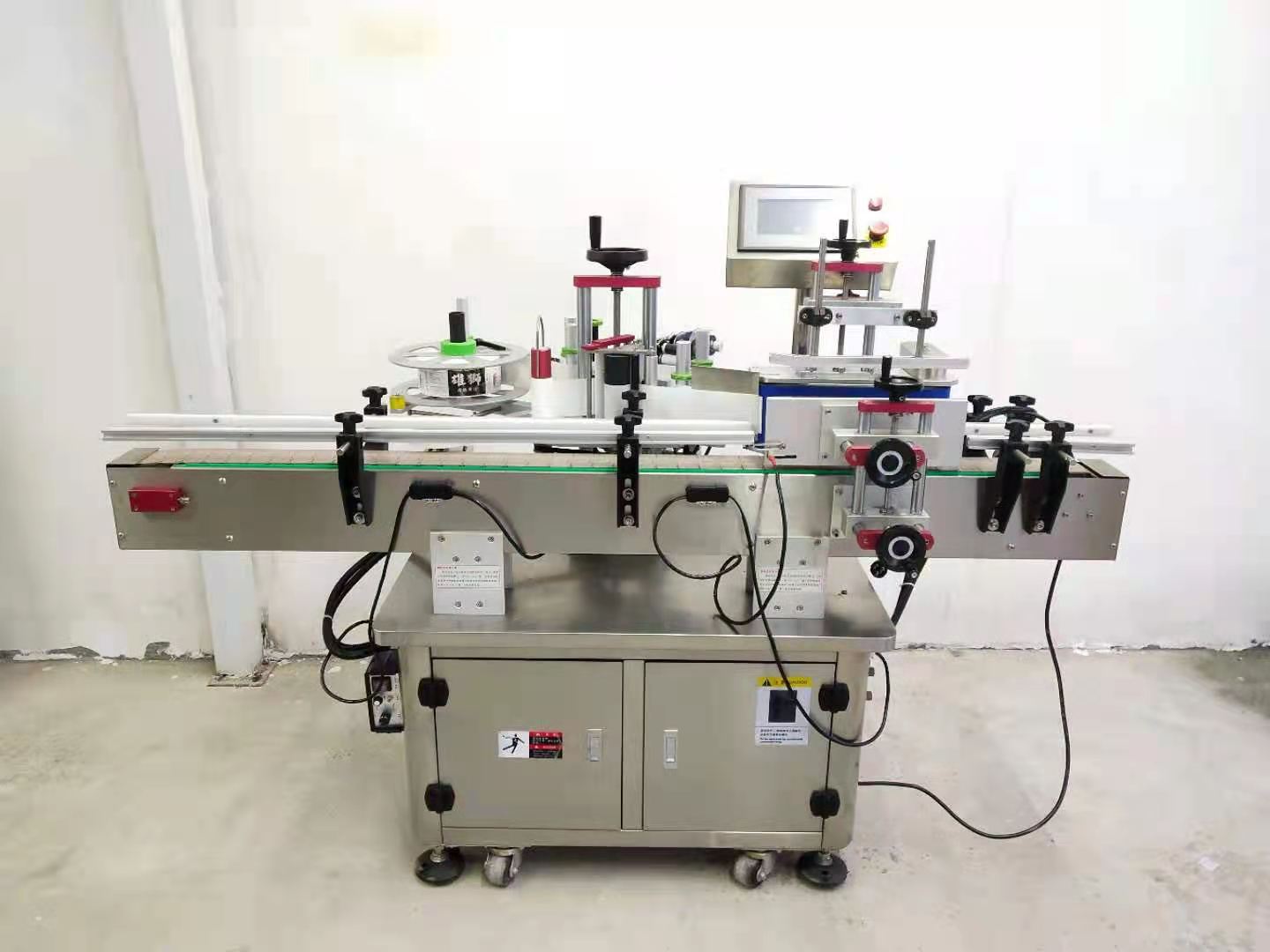 PLM-200圆瓶贴标机介绍